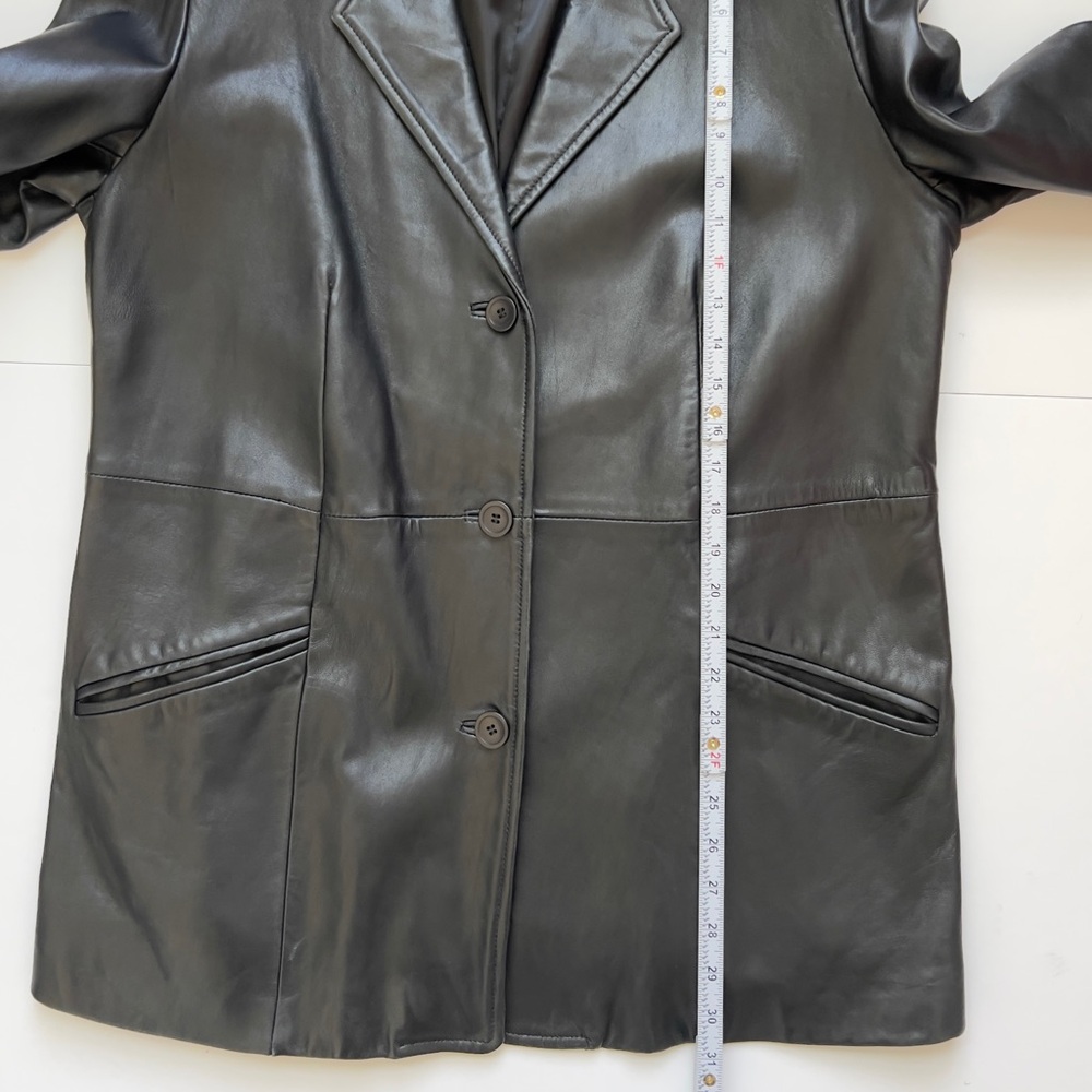 Bernardo Women's Classic Black Leather Jacket - Picture 7 of 7